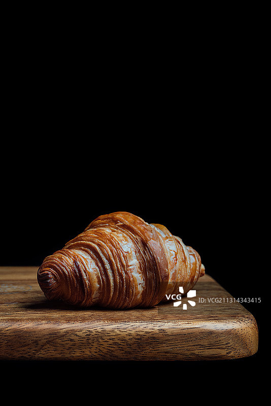 西式烘焙可颂面包特写牛角包静物摄影图片素材