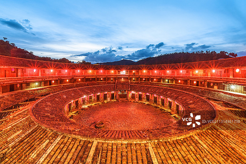 广东梅州客家花萼楼夜景图片素材