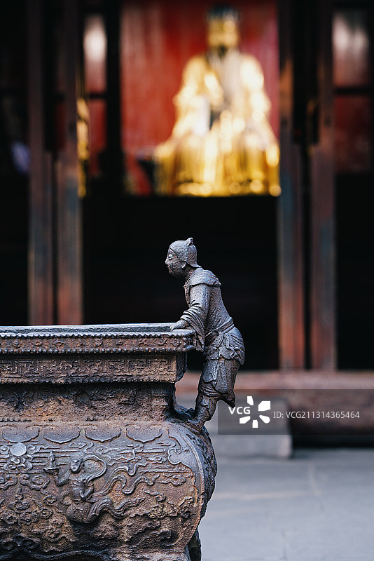武侯祠诸葛亮殿前 青铜偶图片素材
