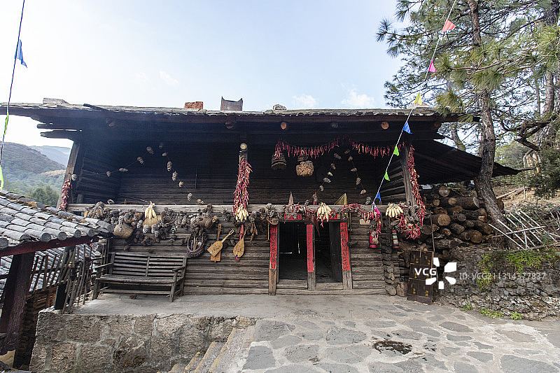 云南省丽江市东巴谷傈僳山寨图片素材