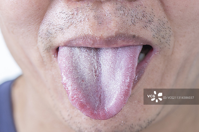 吐舌头的中老年男人图片素材