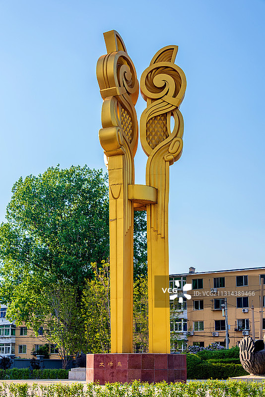 中国辽宁沈阳新乐文化遗址太阳鸟雕塑图片素材