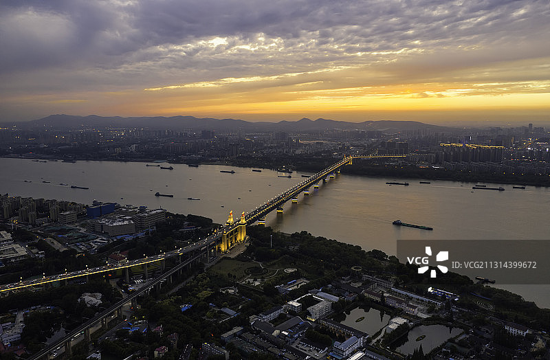 南京长江大桥日落全景图片素材