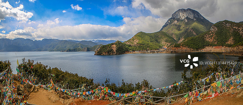 云南泸沽湖全景风光图片素材