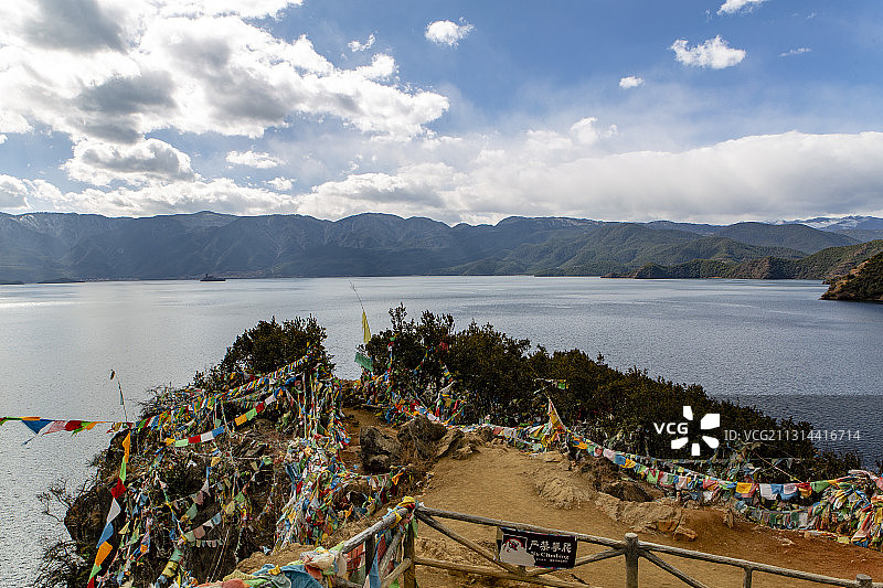 四川省凉山彝族自治州盐源县泸源涯泸沽湖风光图片素材