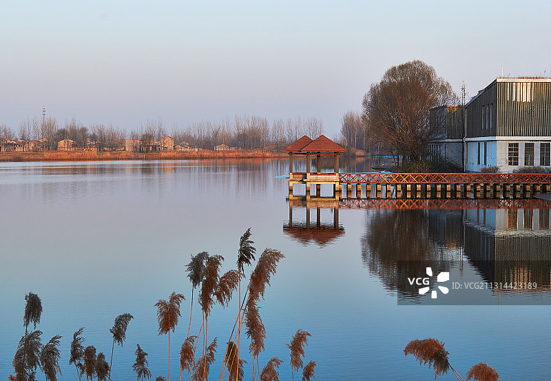 旅游出行江苏沛县沛公园凉亭小木桥图片素材