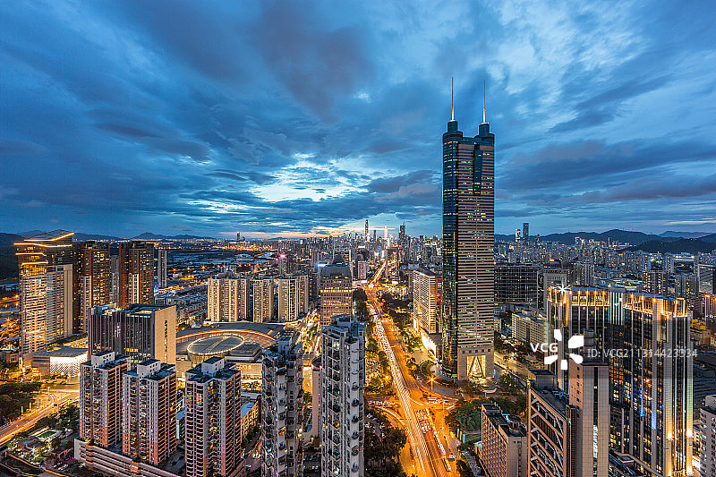 中国深圳市地王大厦罗湖中心区夜色图片素材