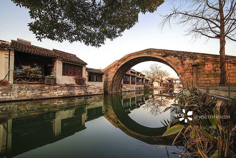 浙江湖州南浔古镇三大古桥之洪济桥图片素材