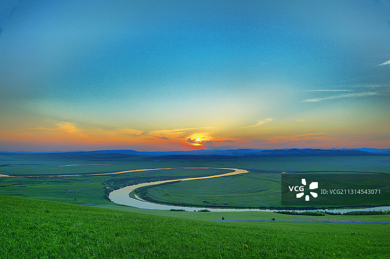 呼伦贝尔草原额尔古纳河暮色图片素材
