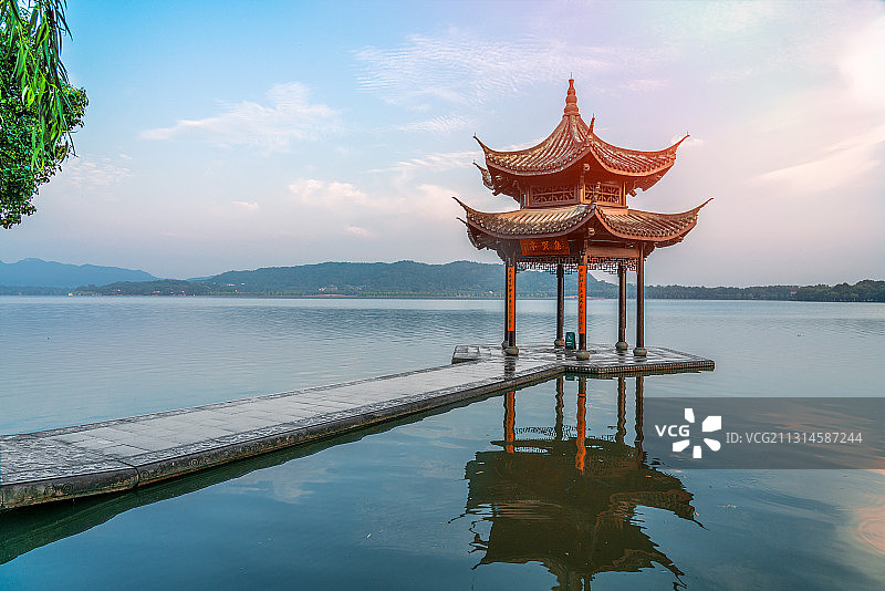 中国浙江省杭州西湖集贤亭图片素材