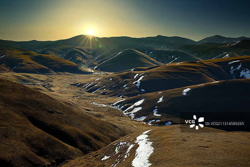 大海草山的日出图片素材