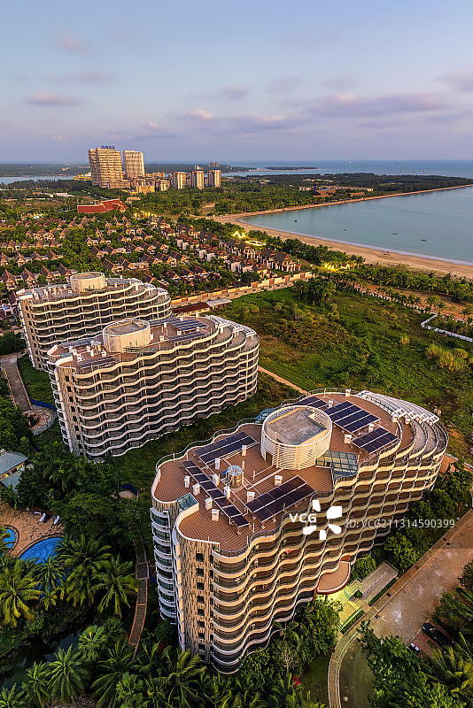 中国海南省文昌市清澜高隆湾高档社区傍晚图片素材