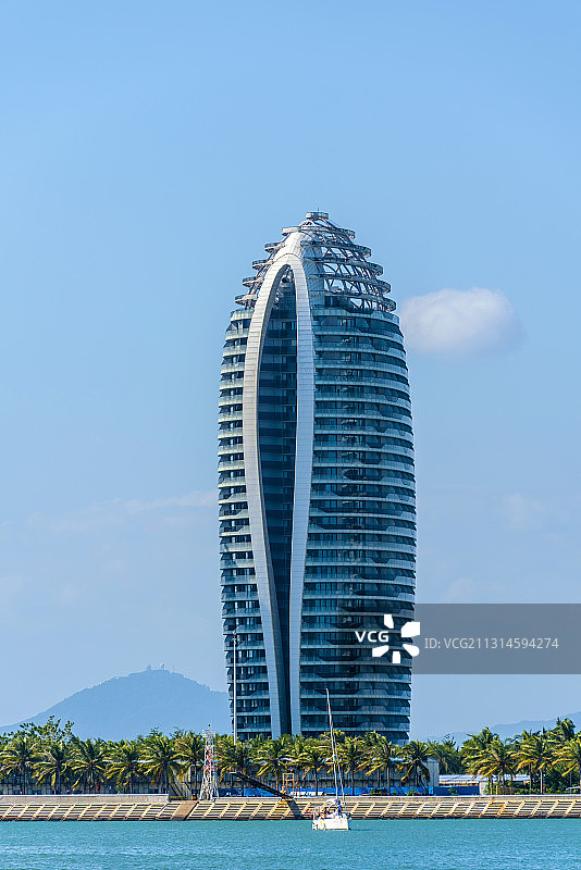 中国海南省三亚市凤凰岛风光图片素材