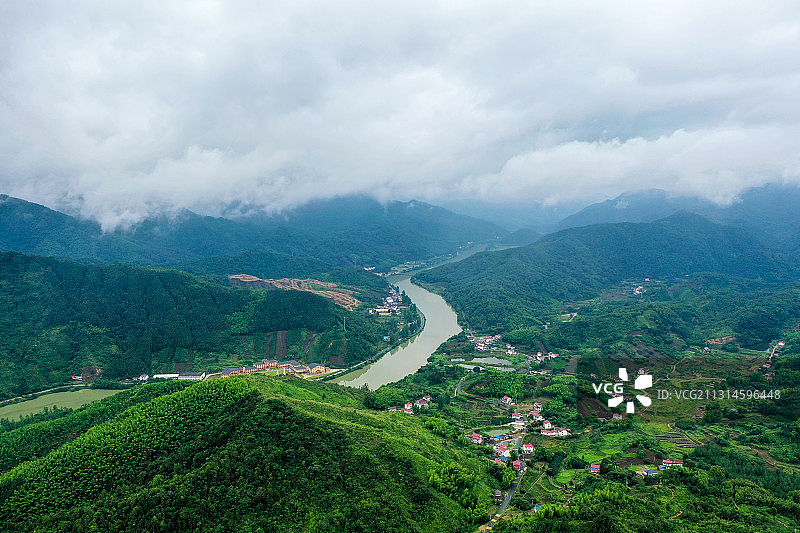 安徽省池州市石台县，中国原生态最美山乡，牯牛降仙寓山秋浦河图片素材