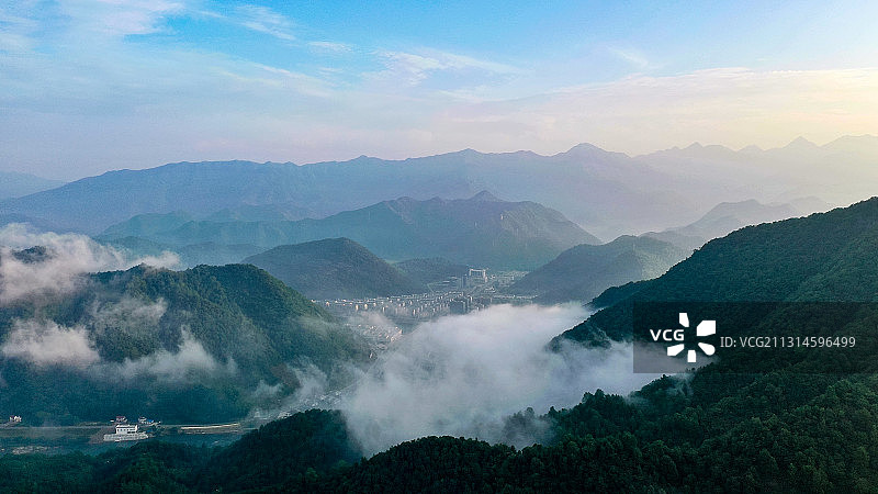 安徽省池州市石台县，中国原生态最美山乡，牯牛降仙寓山秋浦河图片素材