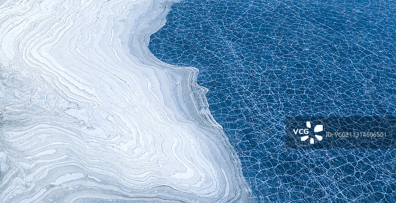 航拍冰面和雪地图片素材