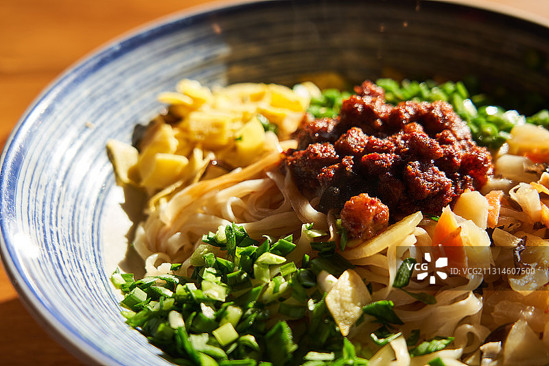 干拌臊子面图片素材