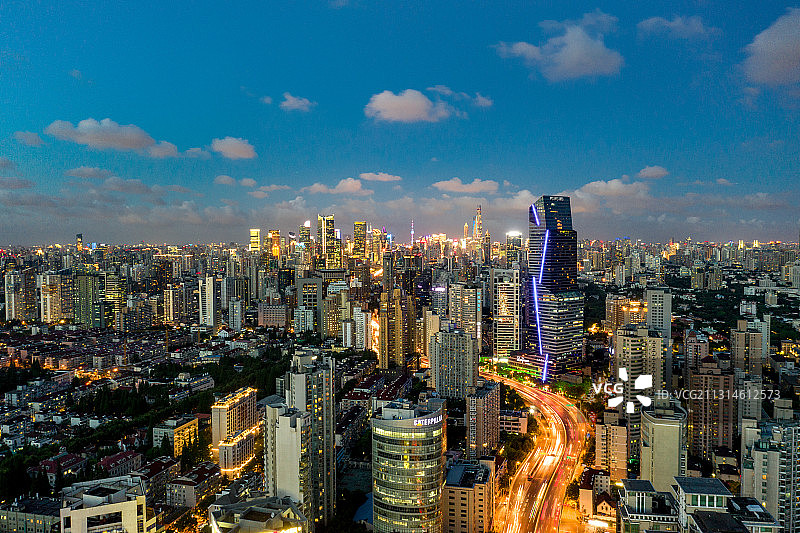 航拍上海延安西路高架夜景图片素材