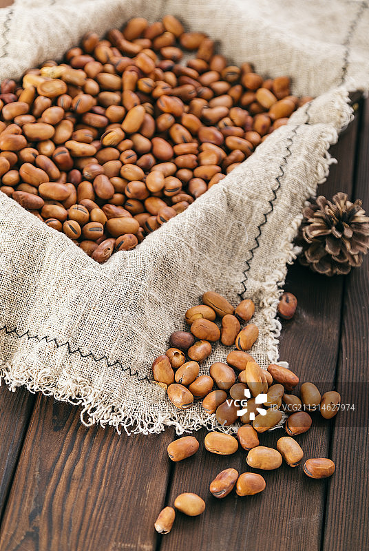 天津特色美食崩豆图片素材