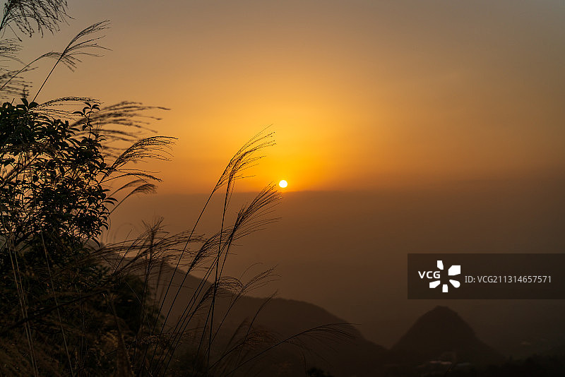 玉峰山日落图片素材