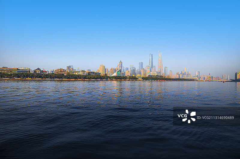 广州市海珠区面向珠江新城水面风光图片素材