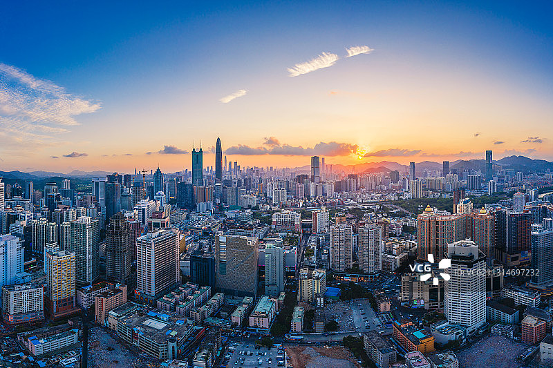 广东省深圳市罗湖区城市天际线黄昏航拍风光图片素材