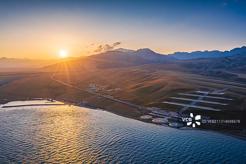 中国新疆博尔塔拉蒙古自治州博乐市赛里木湖旅游风景区航拍图片素材