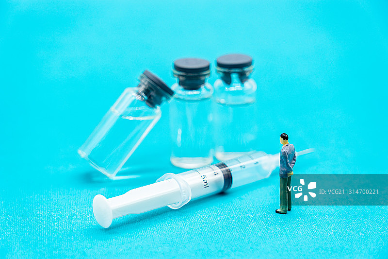 重点人群注射和接种疫苗图片素材