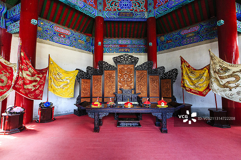 辽宁抚顺赫图阿拉城汗宫大衙门宝座图片素材