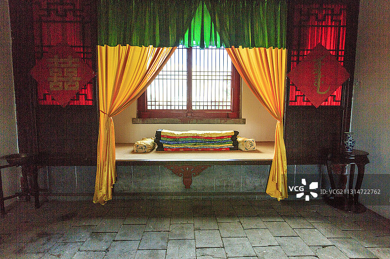 辽宁抚顺赫图阿拉城汗王寝宫内景图片素材