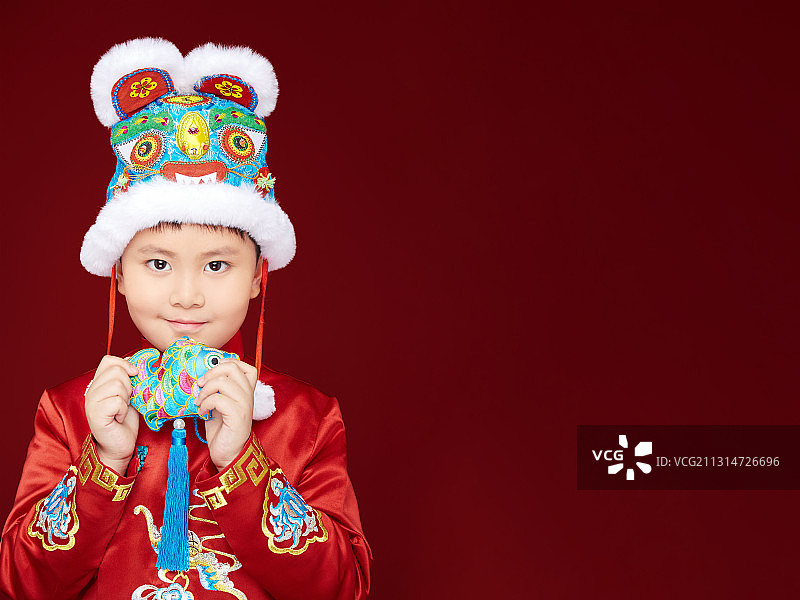 横构图小朋友的春节祝福图片素材