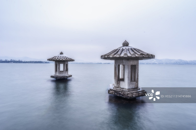 杭州西湖雪景翠光亭图片素材