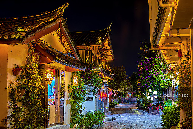 中国云南省丽江市丽江古城大研古镇夜景图片素材