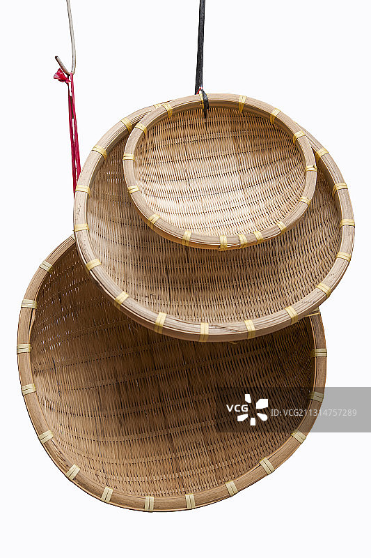 广东江门市世界文化遗产开平赤坎古镇村民的竹编艺术图片素材