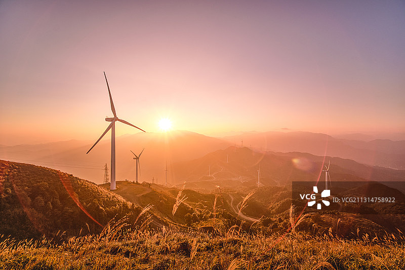 广东茂名信宜中坳风电场图片素材