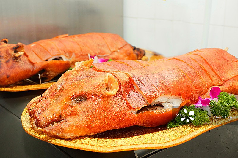 脆皮烤乳猪图片素材