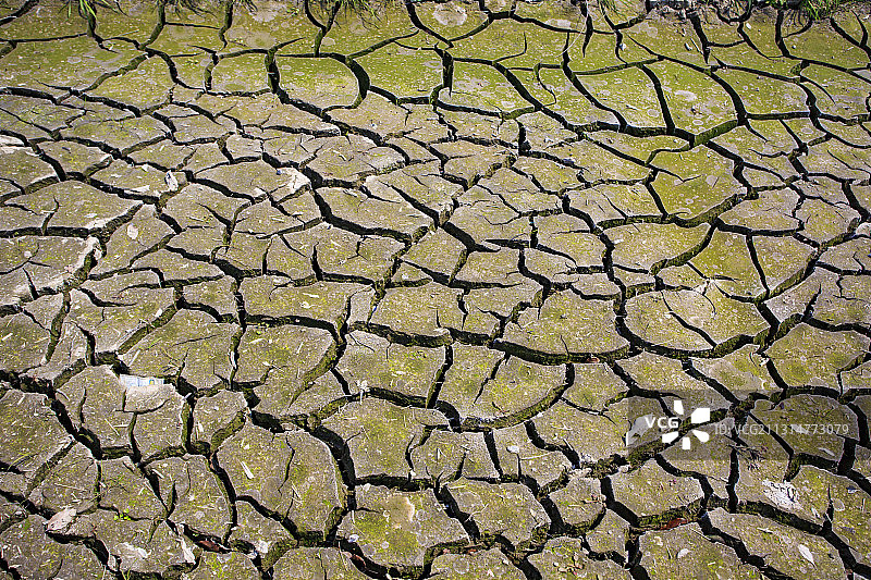 裂开的大地图片素材