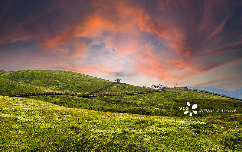 日暮峰峦图片素材