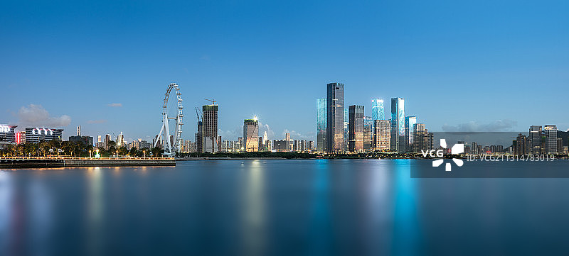 深圳前海自贸区和欢乐港湾湾区之光摩天轮图片素材