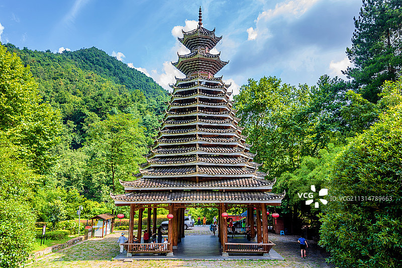 中国贵州贵阳阿哈湖国家湿地公园侗族人的鼓楼图片素材