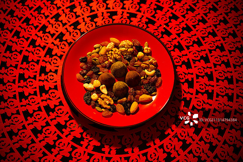 万福干果巧克力拼盘图片素材