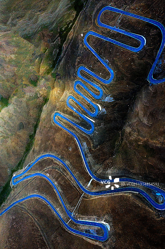 西藏日喀则定日珠峰观景台珠峰108拐图片素材