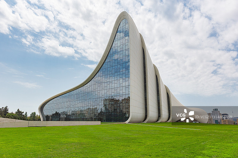 阿塞拜疆，巴库， 阿利耶夫文化中心，建筑外部图片素材