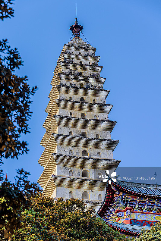 中国云南省大理鸡足山金顶寺楞严宝塔图片素材