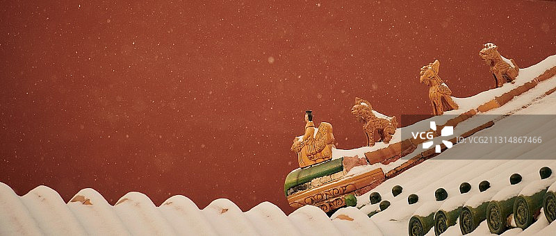 雪中故宫的屋角图片素材