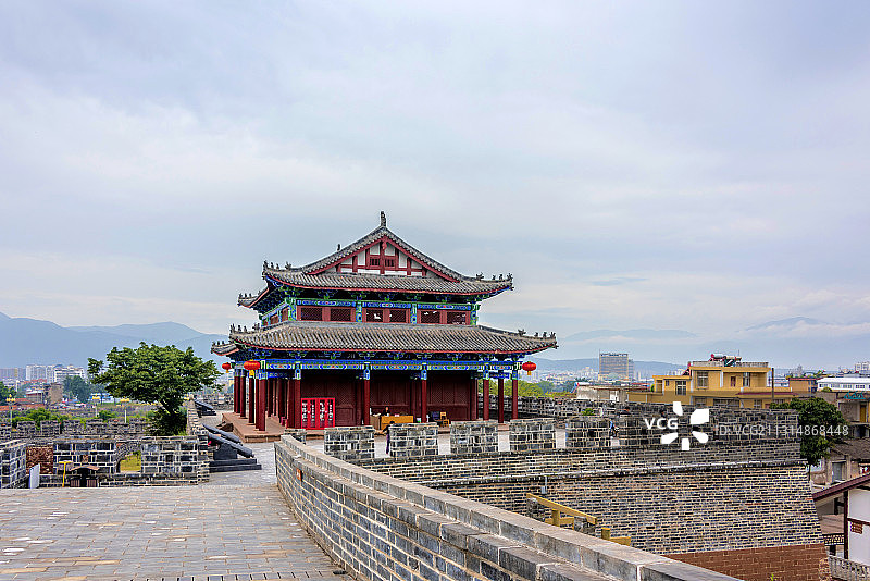 中国四川省凉山州首府西昌市西昌古城安定门图片素材