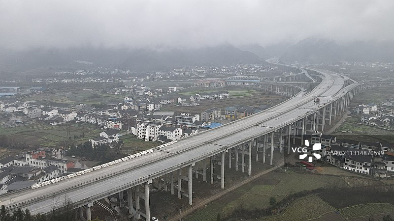 贵州省遵义市绥阳县蒲场镇：兰海高速重遵扩容工程蒲场枢纽互通图片素材