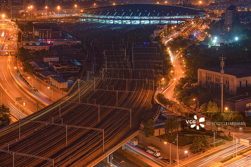 北京市市区中心北京南站高铁火车站夜景晚图片素材