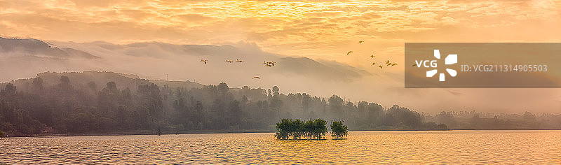念湖晨曦图片素材