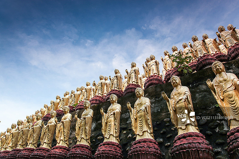 台湾佛光山群佛像图片素材